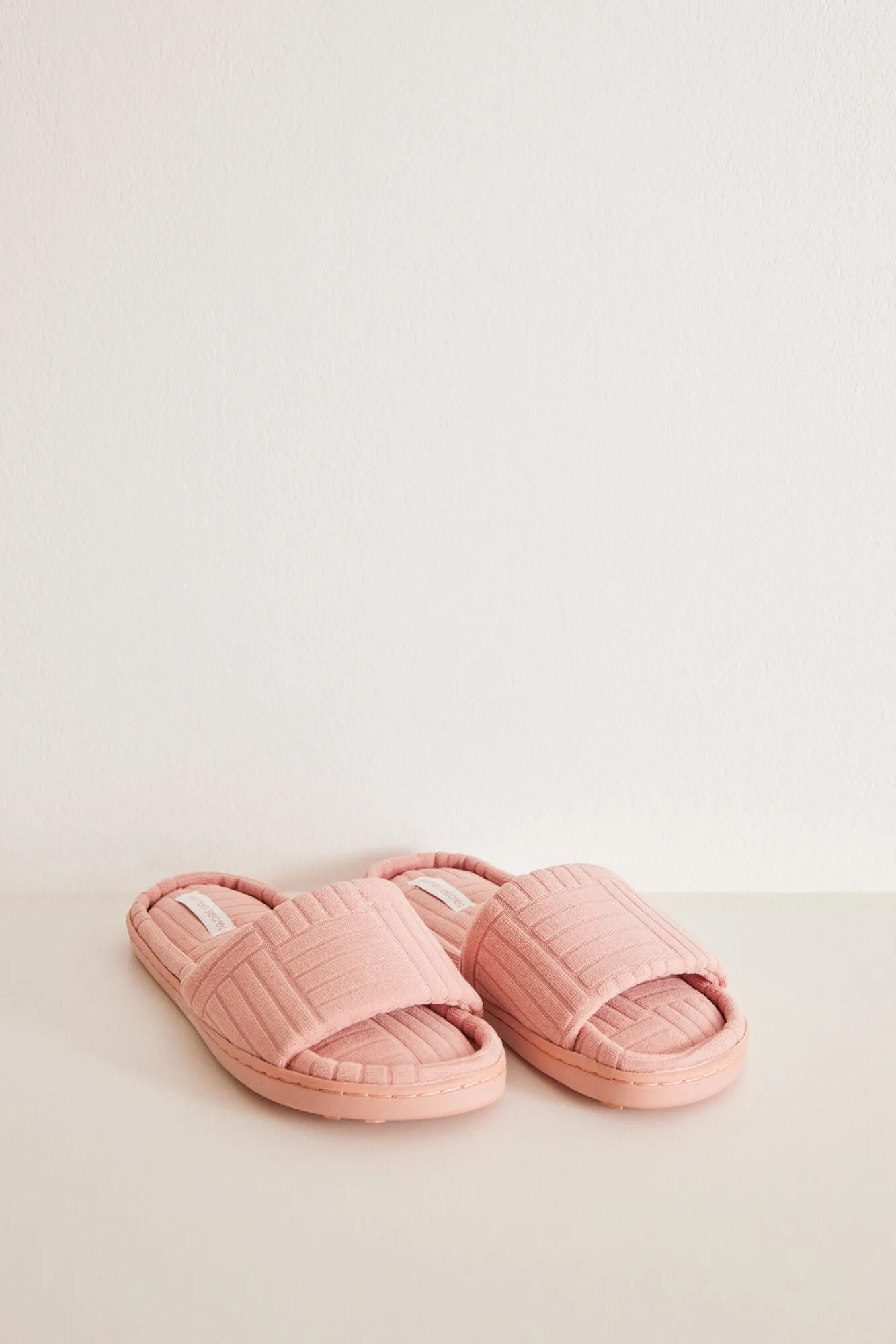 Open house slippers